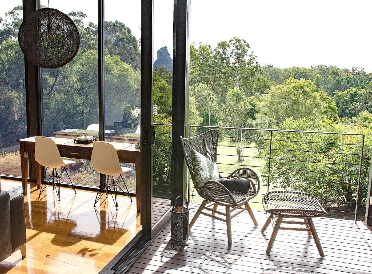Glass On Glasshouse Glass House Mountains Exterior photo