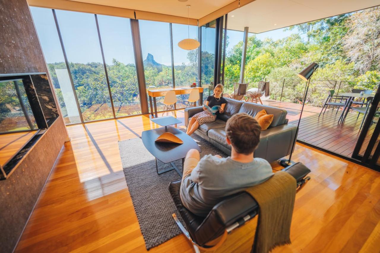 Glass On Glasshouse Glass House Mountains Exterior photo