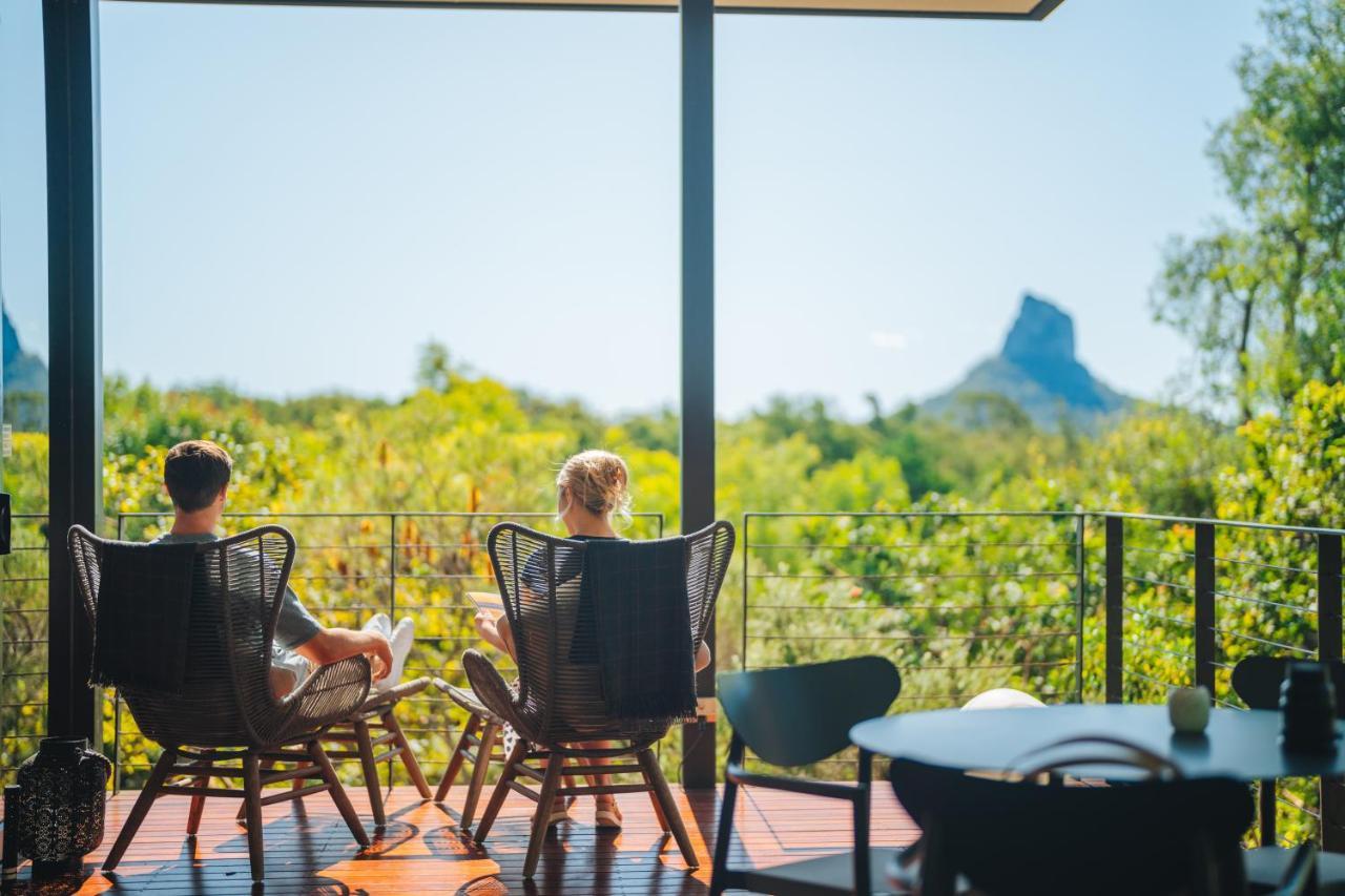 Glass On Glasshouse Glass House Mountains Exterior photo