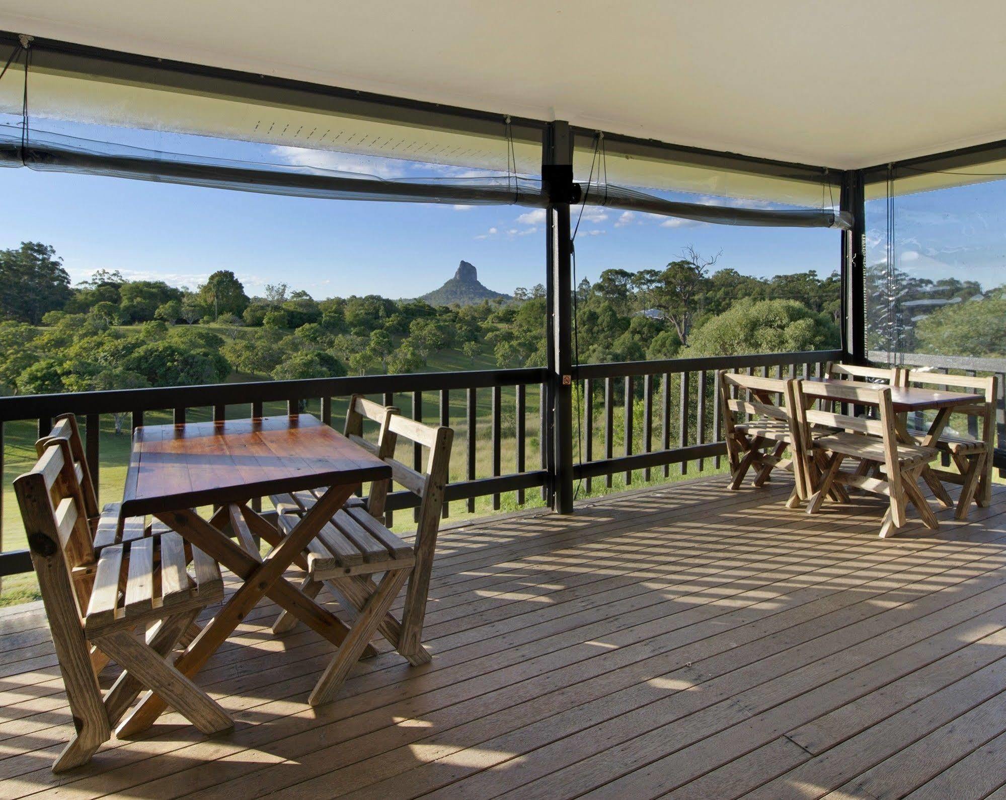Glass On Glasshouse Glass House Mountains Exterior photo